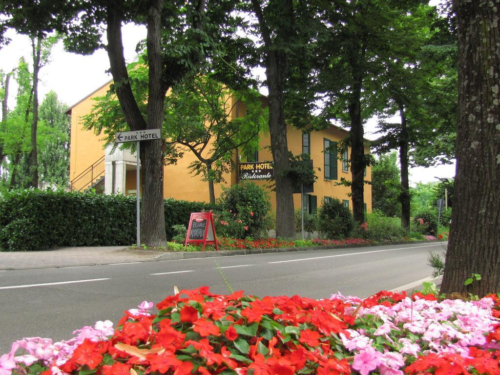 Park Hotel Salice Terme - Oltrepo Pavese - Bagian luar foto